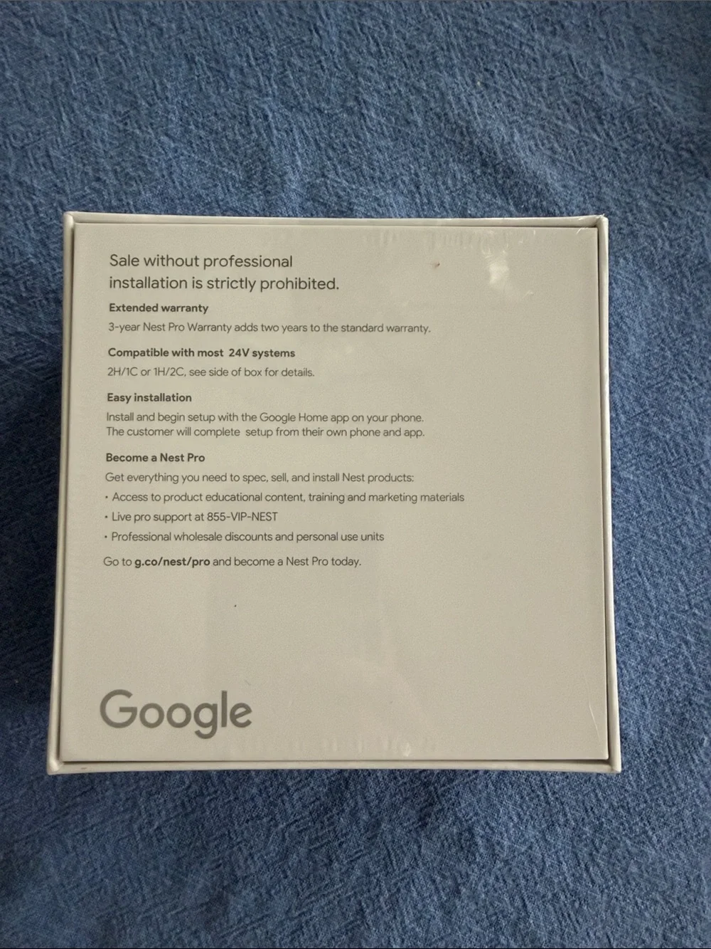 Google Nest Thermostat - White and Light Gray Packaging